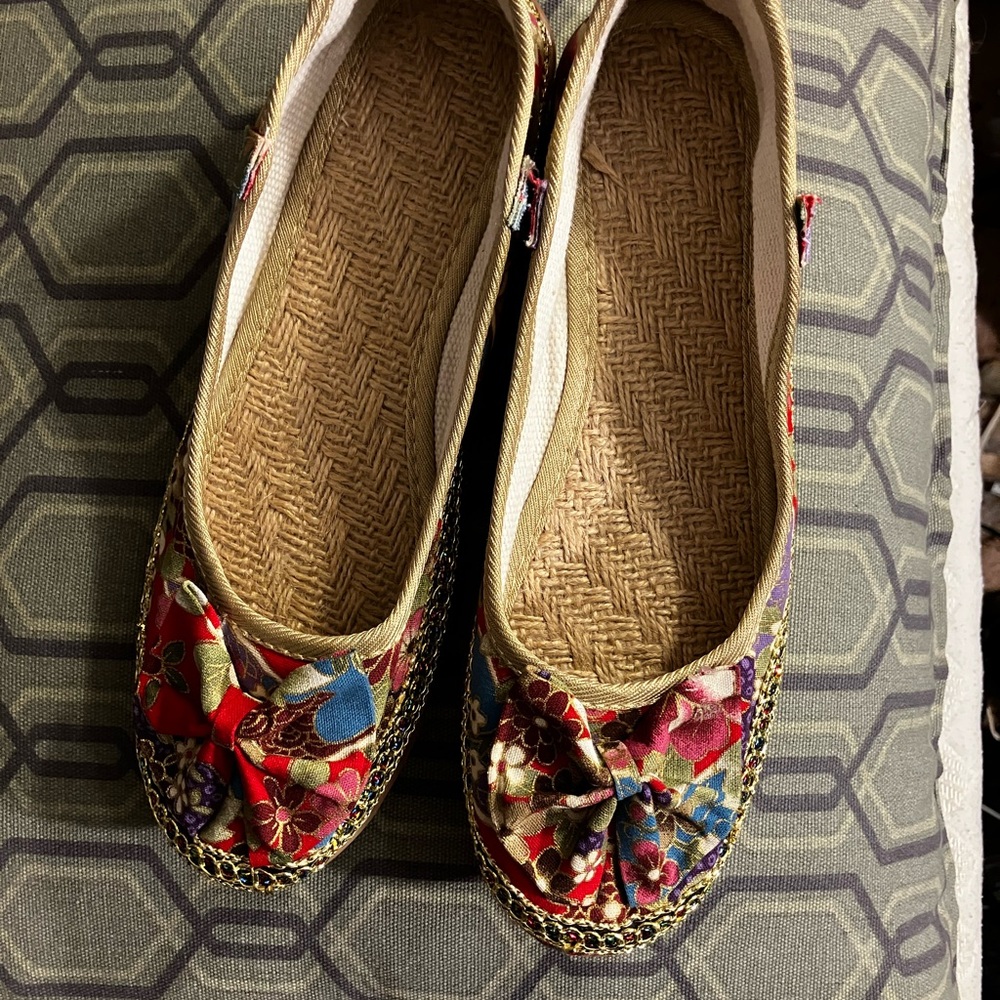 Floral Embroidered Flats 39 - Picture 5 of 6